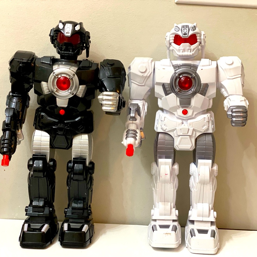 2 RoboZ animated , 2 YARMOSHI walking Robots battery operated. 15 inches tall